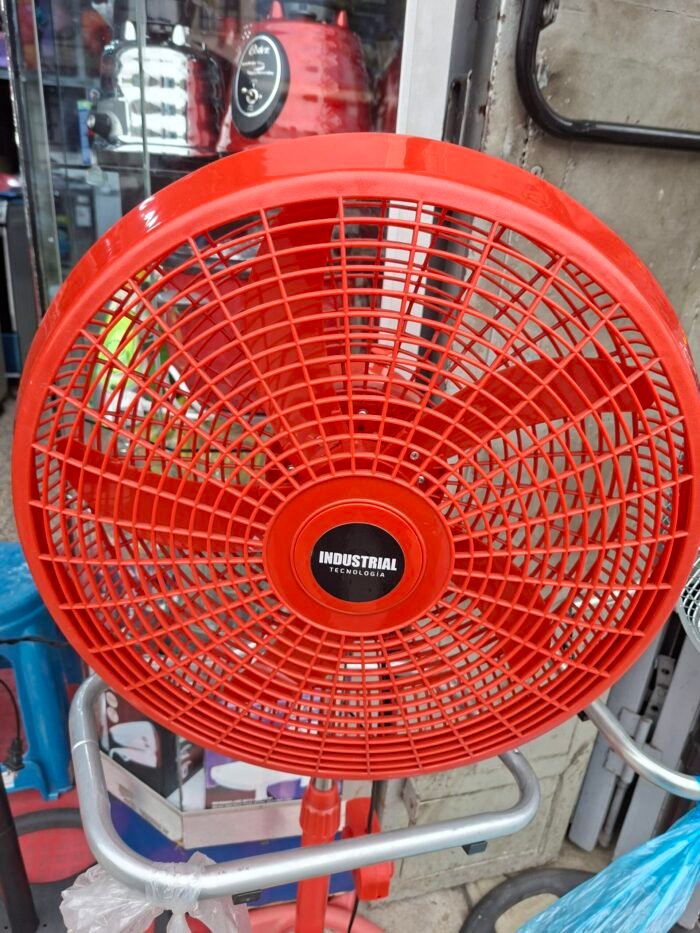 VENTILADOR DE COLOR ROJO PLASTICO