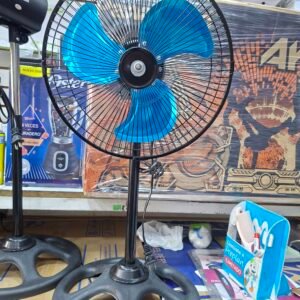 VENTILADOR DE METAL PEQUEÑO  DE 3 ASPAS METALICO